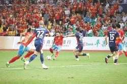 -广西男篮在比赛中表现抢眼，高效进攻