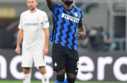 九游体育亚洲官网-卢卡库前场展现个人能力，成为进攻焦点