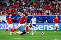 九游体育官方登录入口-瑞典队客场惊险逆转，晋级欧洲杯资格领先