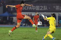 -国际足球赛场上中国队斩获胜利荣誉的简单介绍