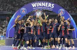 九游体育在线-巴黎圣日耳曼狂胜巴塞罗那，提前跻身淘汰赛的简单介绍