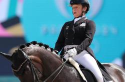 九游体育-包含呼伦贝尔选手全力以赴，大显身手的词条