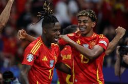 九游体育中国官网-西班牙队在半决赛中获得胜利