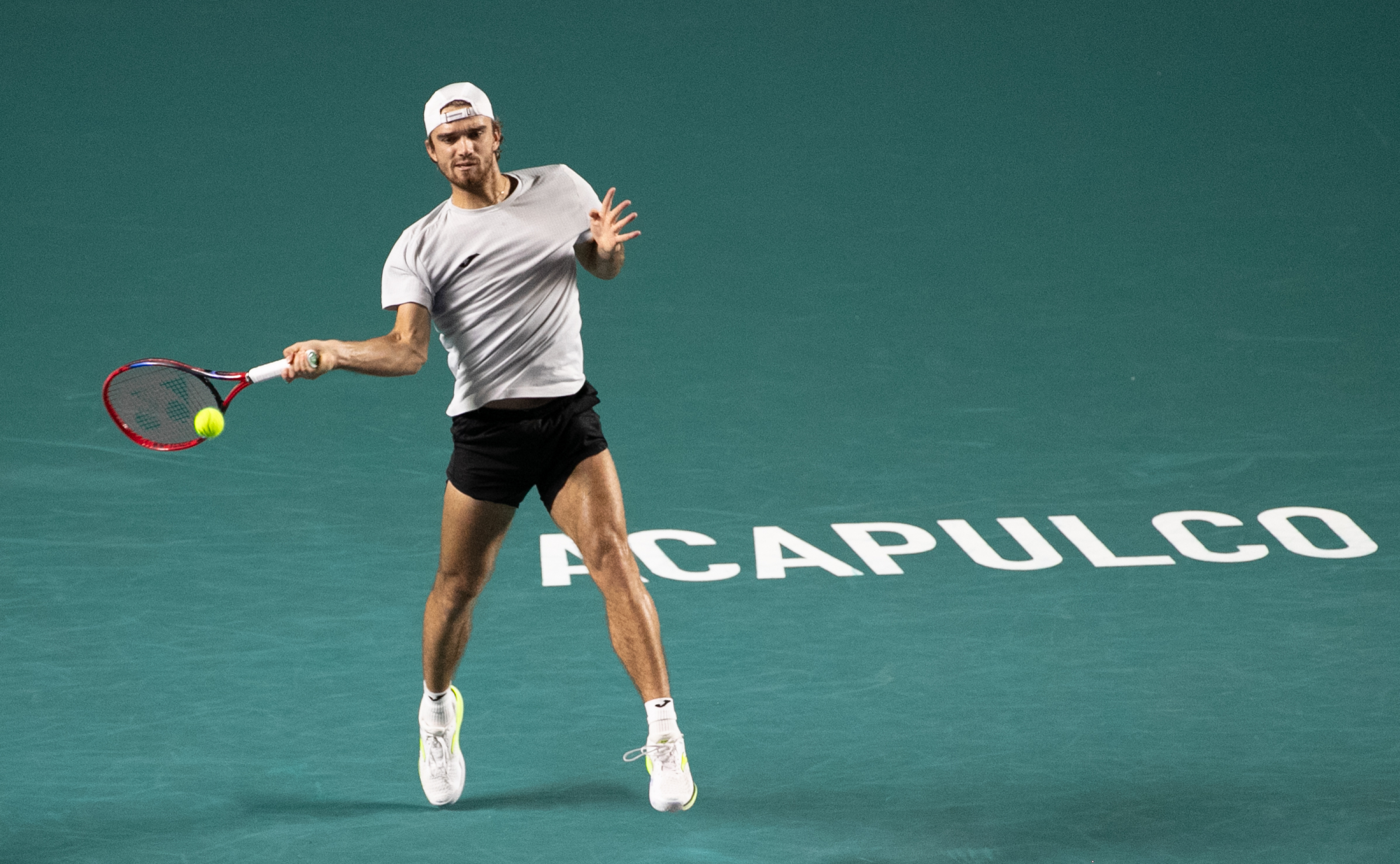 墨西哥选手凭借速度优势,斩获胜利 墨西哥选手凭借速度优势,斩获胜利