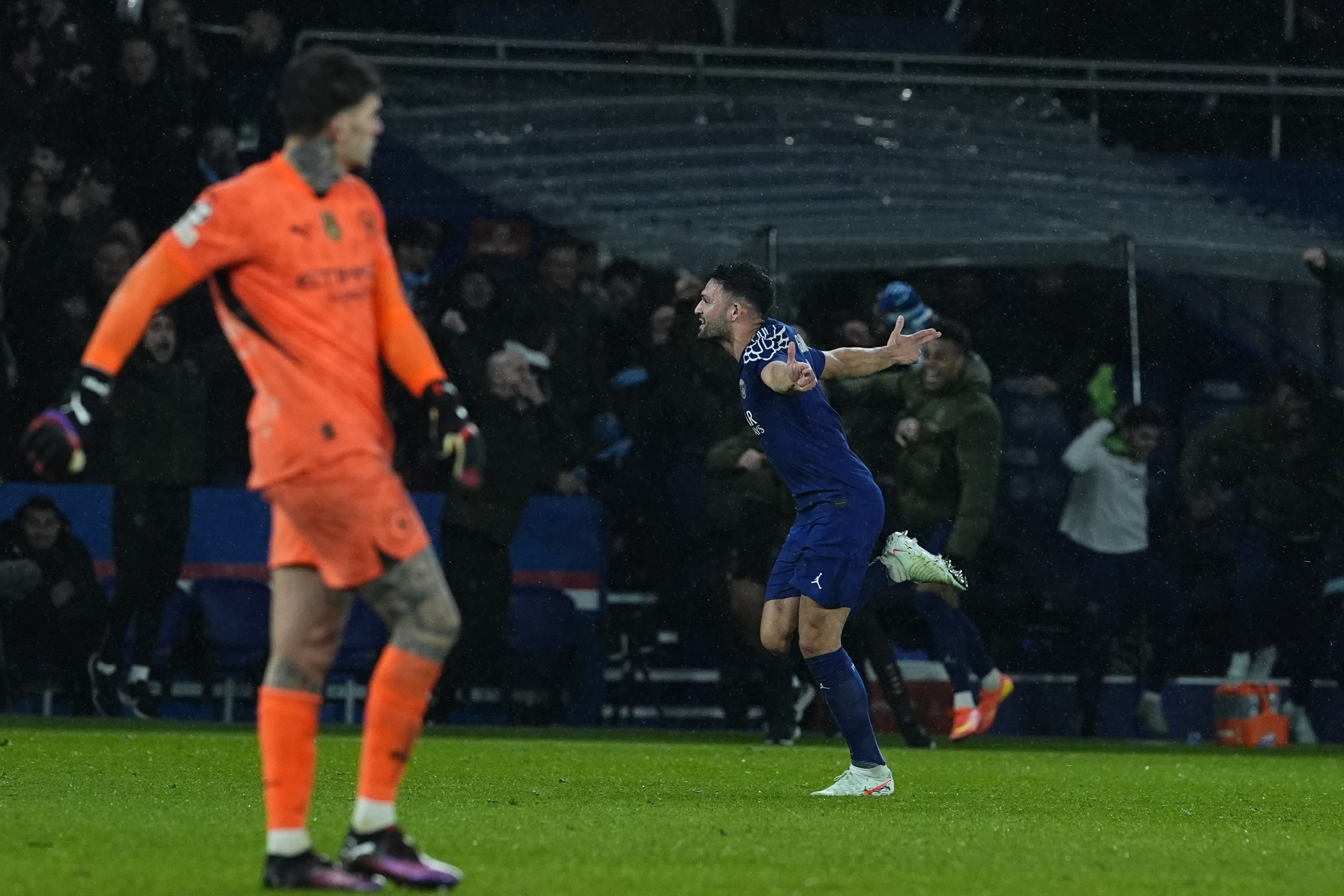 巴黎圣日耳曼再获胜，稳坐积分榜首的简单介绍