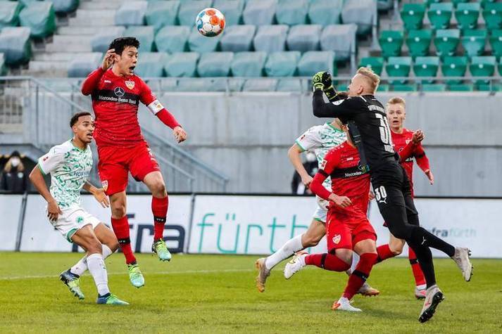 门兴与里尔交手，门兴完胜对手，积分追赶增加