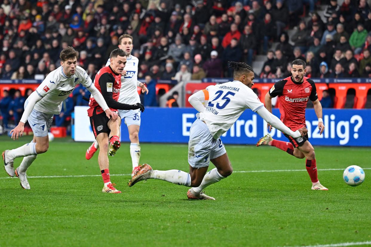 狼堡客场不敌法兰克福,遭遇失利 狼堡客场不敌法兰克福,遭遇失利