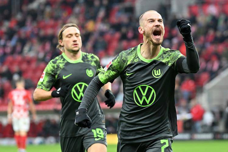 狼堡客场不敌法兰克福,遭遇失利 狼堡客场不敌法兰克福,遭遇失利