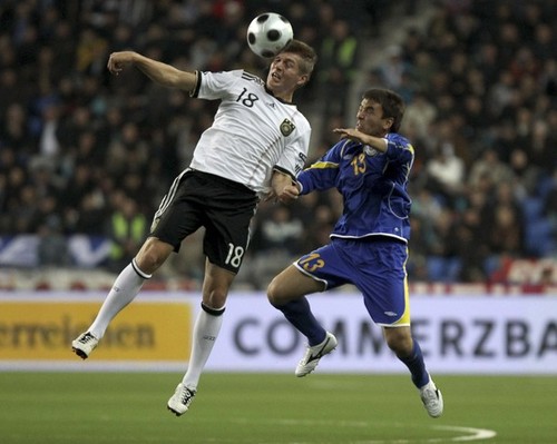 包含欧洲杯预选赛:斯洛文尼亚-战胜北爱尔兰的词条 包含欧洲杯预选赛:斯洛文尼亚-战胜北爱尔兰的词条