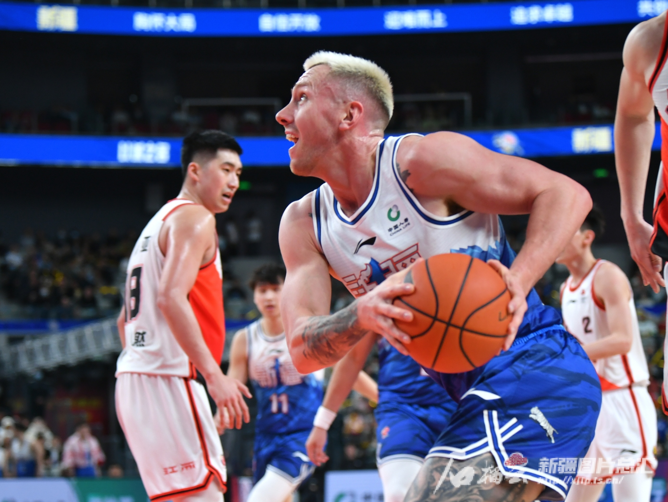 江苏男篮大胜一场,奠定胜利基础 江苏男篮大胜一场,奠定胜利基础