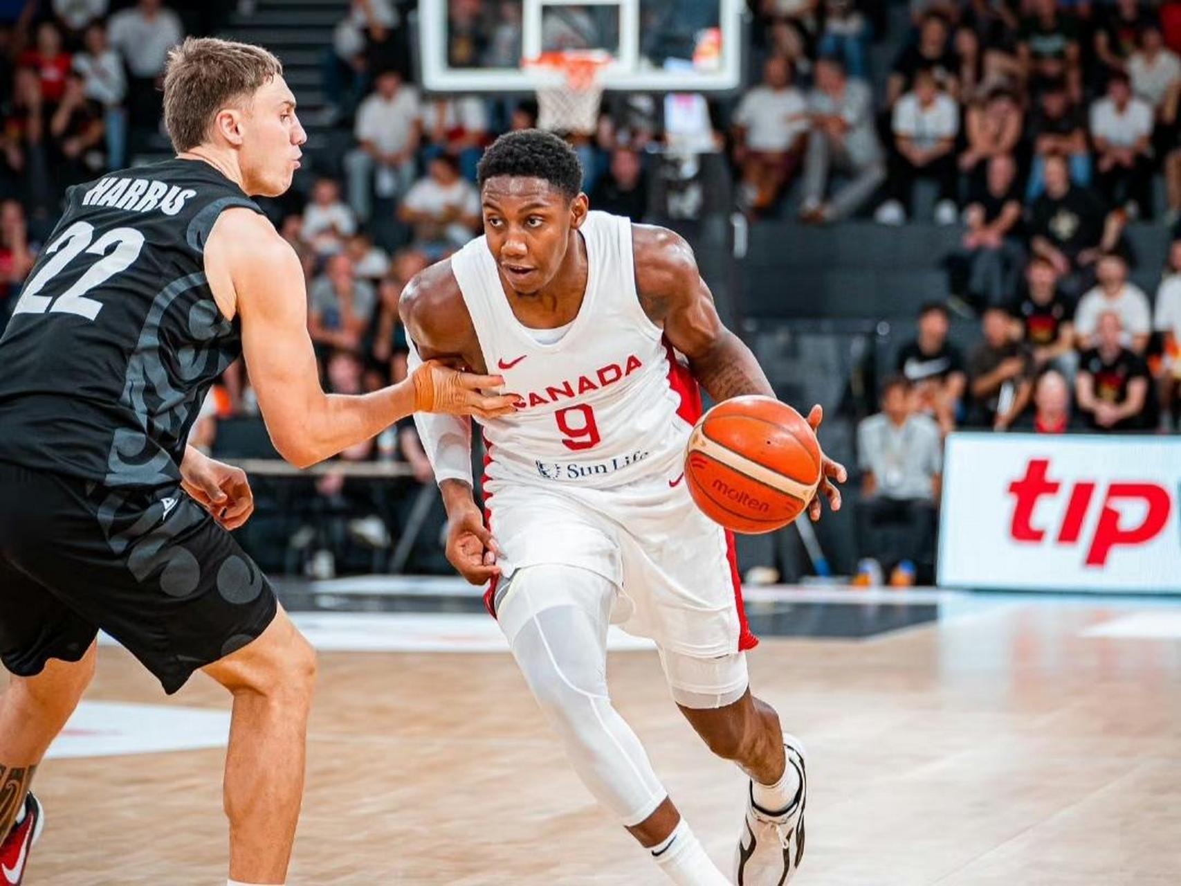 加拿大篮球赛事中一场激烈的半决赛的简单介绍