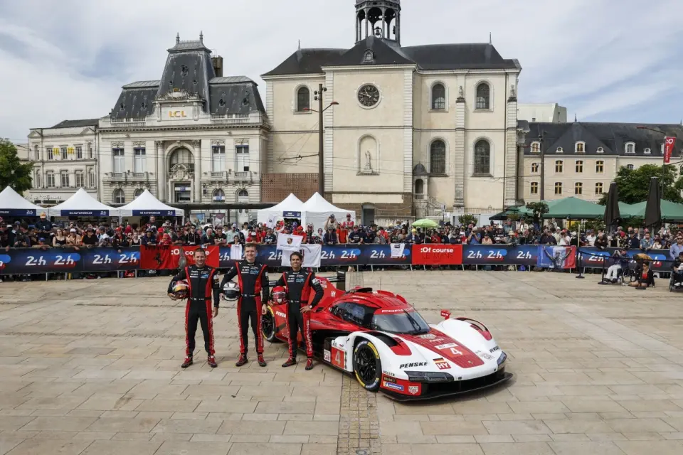 拜仁慕尼黑力争冠军众志成城的简单介绍 拜仁慕尼黑力争冠军众志成城的简单介绍