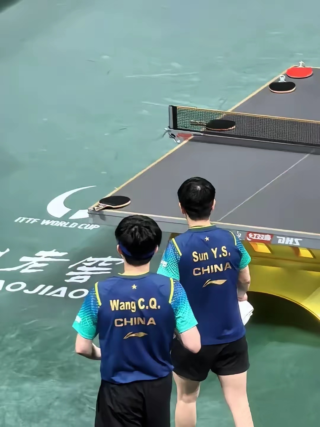 包含心有灵犀！球员们在比赛中互相呼应配合无间的词条