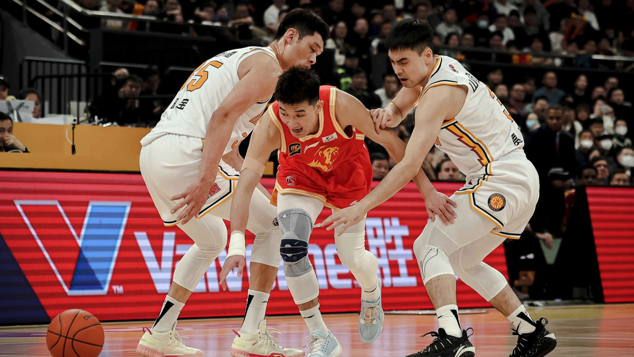 回归助攻，球队获得宝贵三分