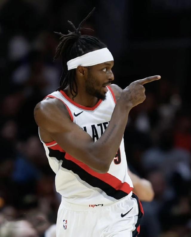 开拓者力克快船，利拉德压哨绝杀锁定胜局！的简单介绍