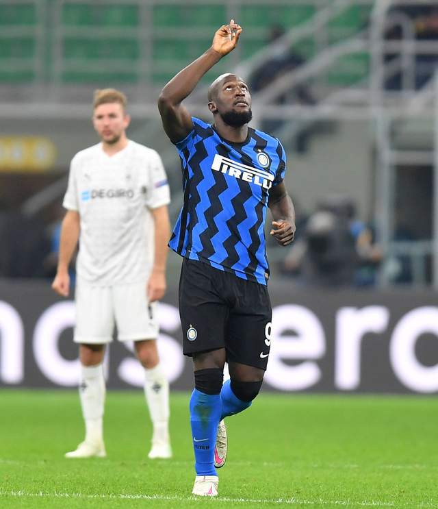 卢卡库前场展现个人能力，成为进攻焦点