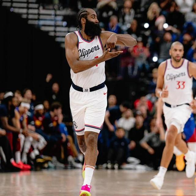 快船胜开拓者，取得七连胜创团队历史纪录的简单介绍