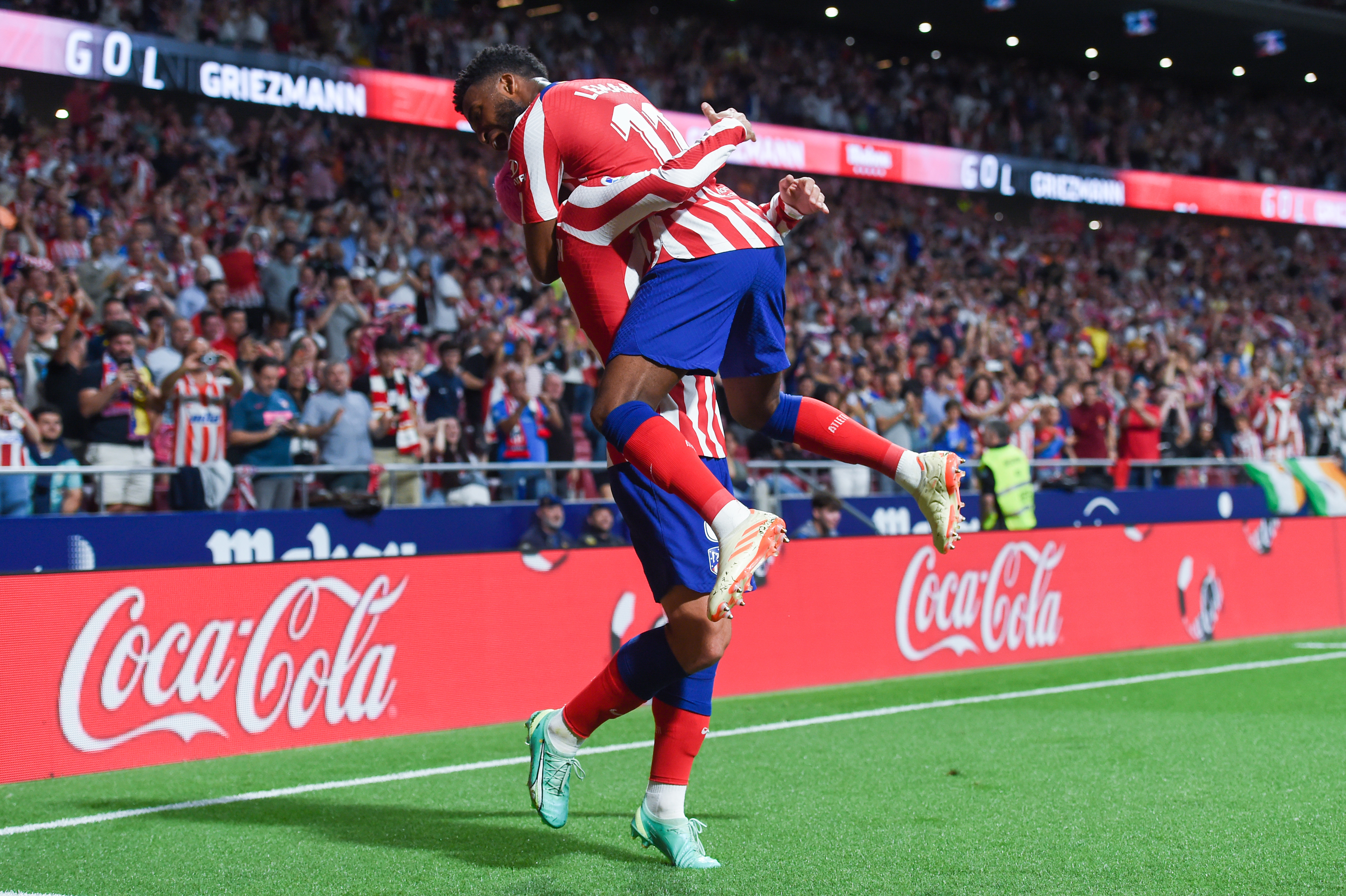 球员英勇拯救神奇入球，率队勇夺胜利