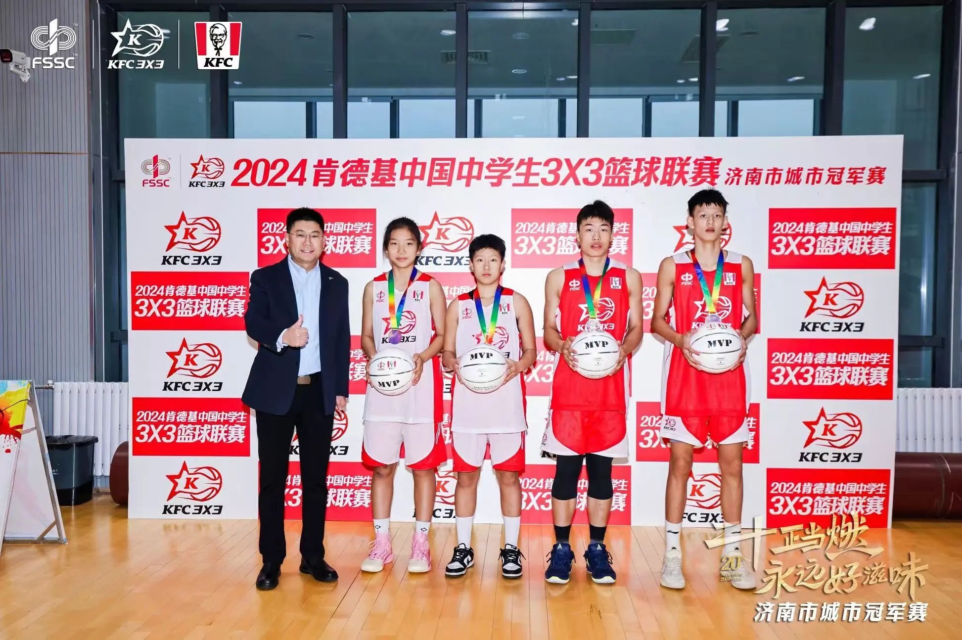 篮球精英联赛激战连连，球队球员实力逐渐显露的简单介绍