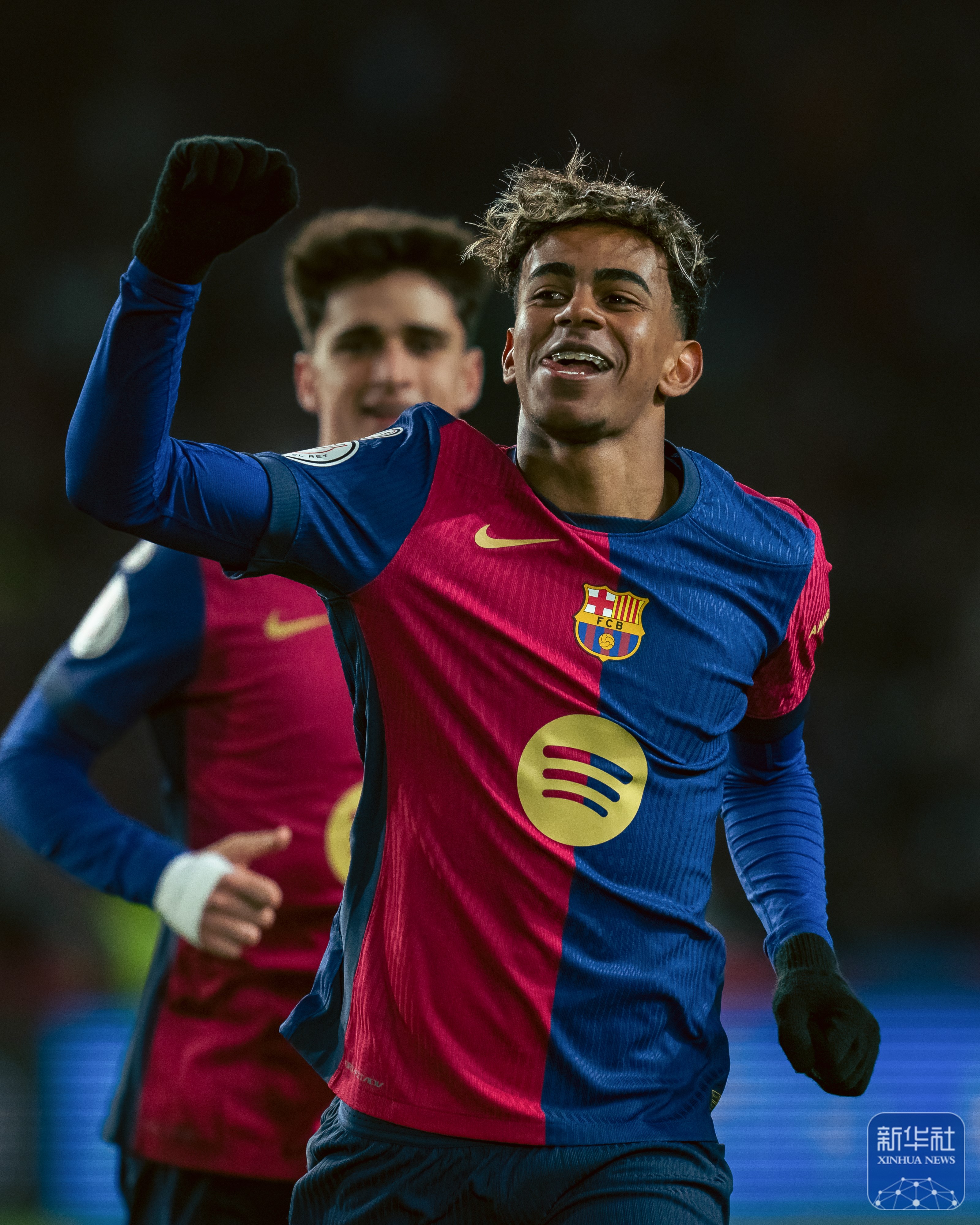 新赛季足球比赛即将开启，球迷期待不已的简单介绍