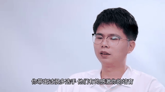 传奇教练突然宣布引退,球队惊讶不已 传奇教练突然宣布引退,球队惊讶不已