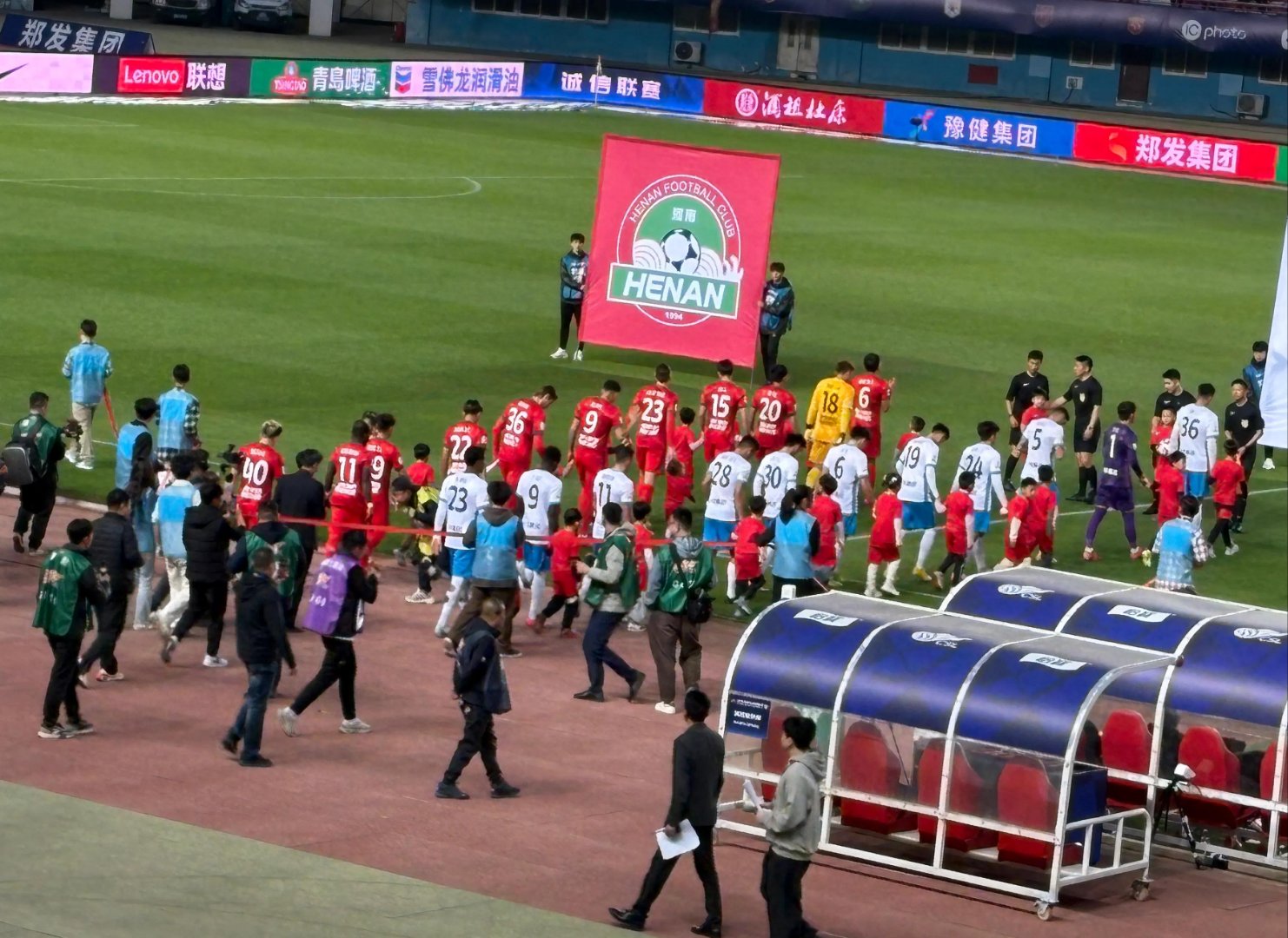 对手坚强，球队在比赛中展现拼搏精神