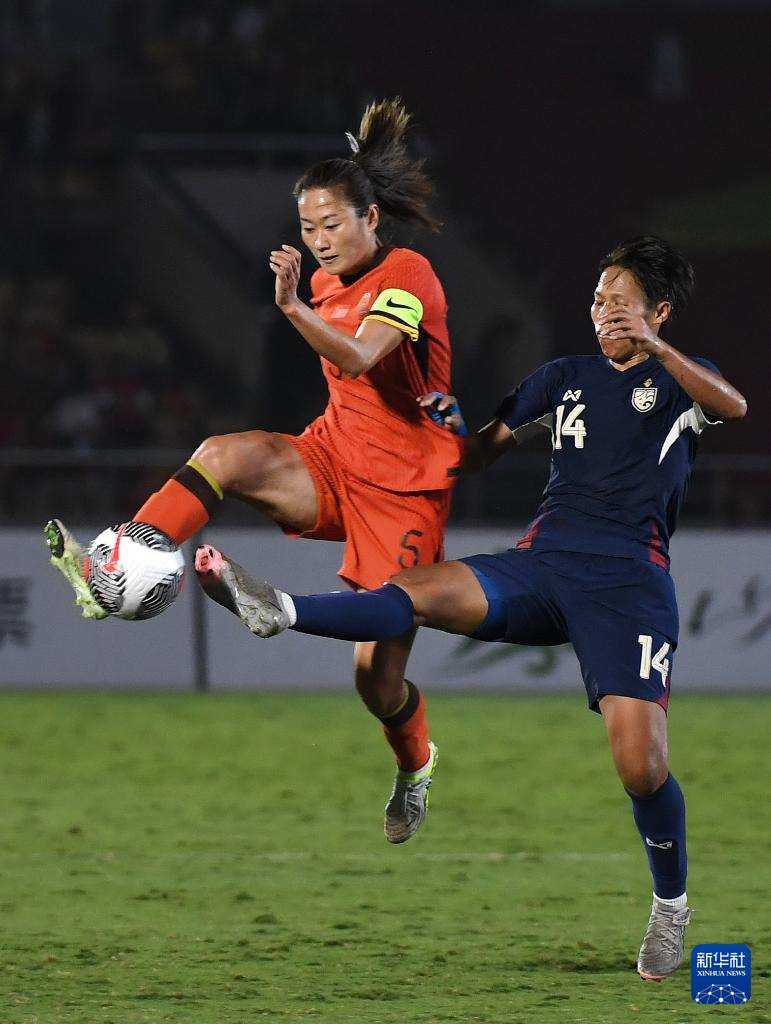 国家队激烈角逐,最终晋级女足赛事下一轮 国家队激烈角逐,最终晋级女足赛事下一轮