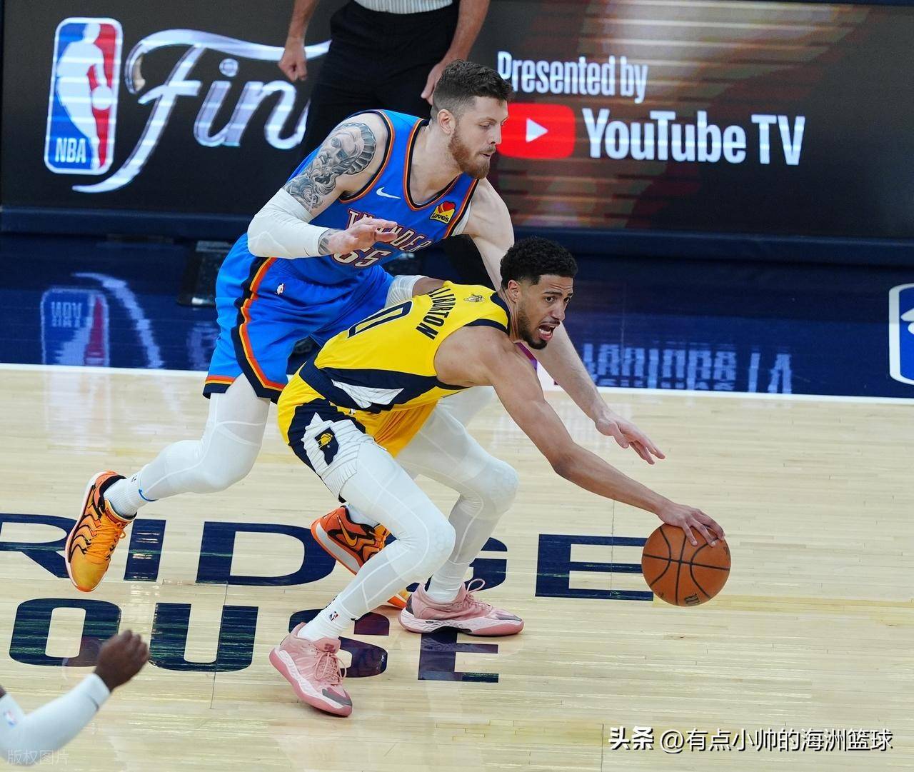 篮球赛场硝烟弥漫，胜负悬念