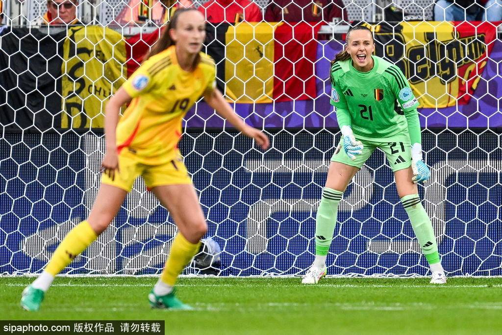 意大利女足队员荣膺最佳射手称号 意大利女足队员荣膺最佳射手称号