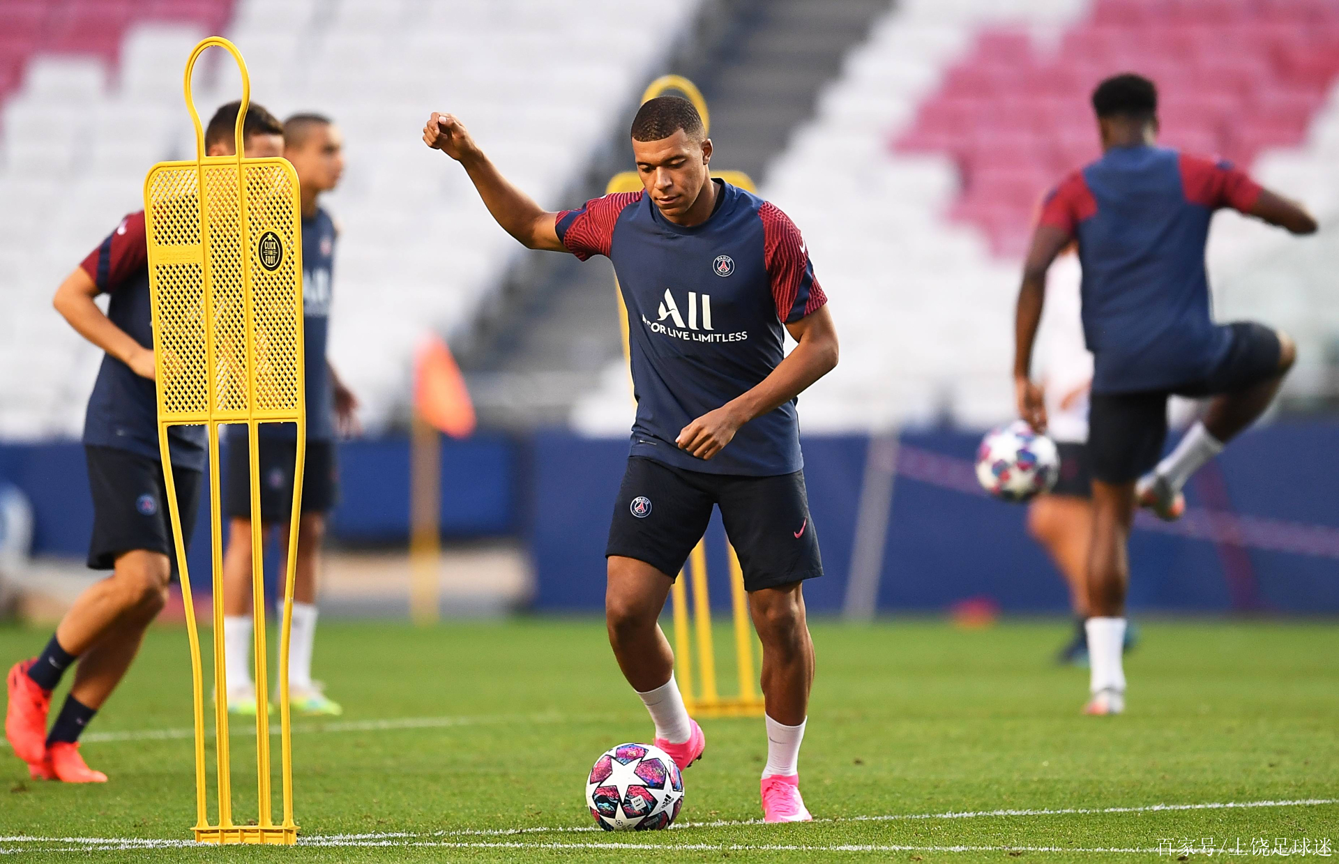 关于里昂客场获胜，稳固前四位置的信息