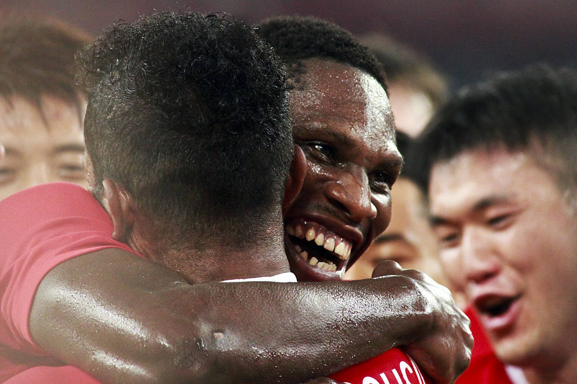 包含非洲杯决赛火热进行，实力对决颠覆传统的词条