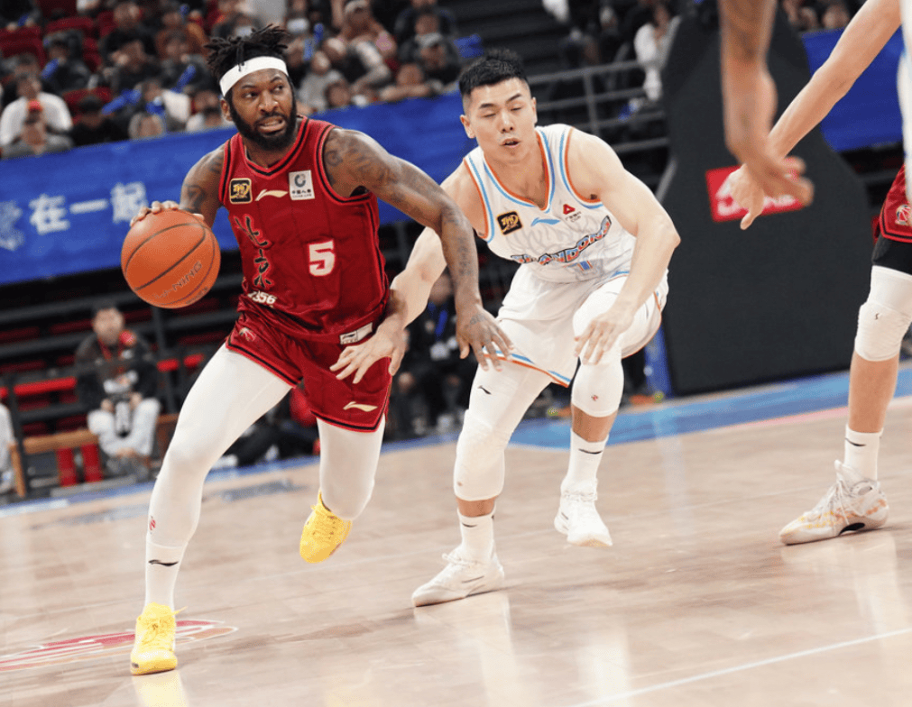 北京队双外援大爆发，主场力克黑龙江队