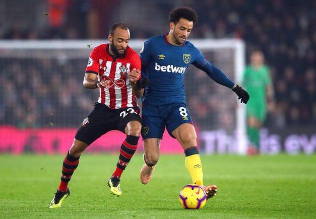 南安普顿客场逼平狼队，稳固中游位置的简单介绍