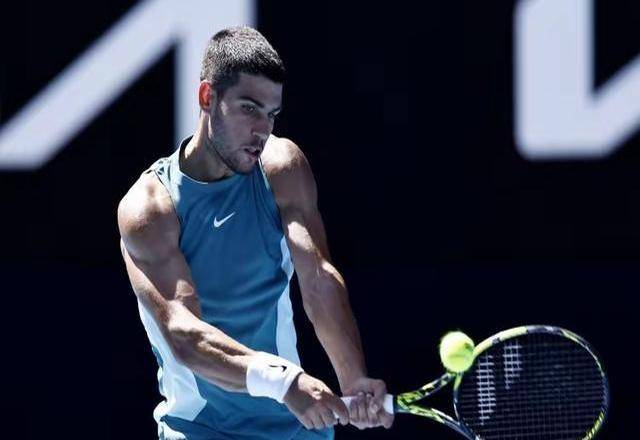 包含匈牙利实现大逆转，让人刮目相看的词条