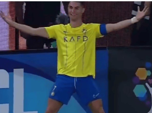 亚冠比赛中球队精彩演绎，球迷惊叹