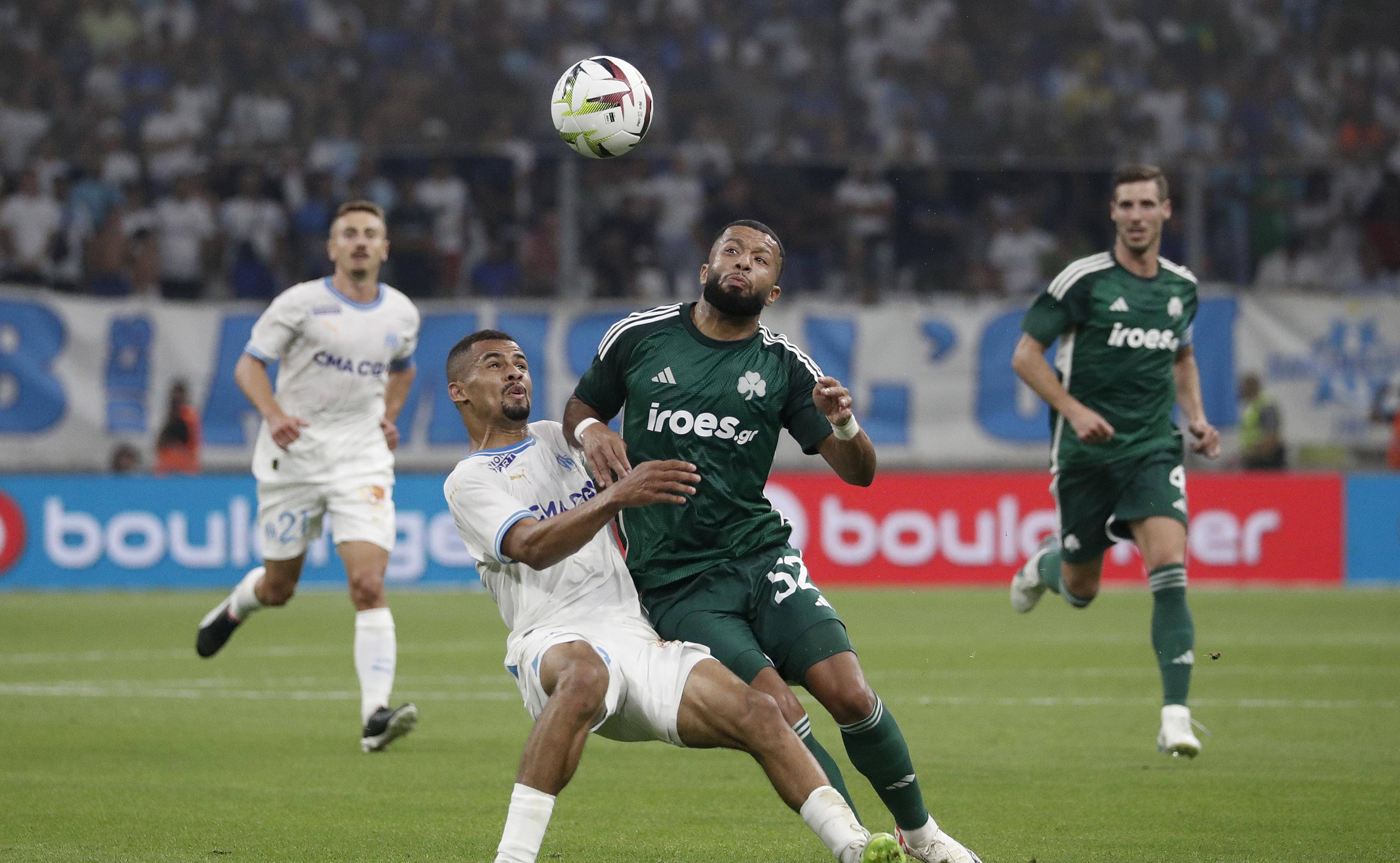 全球足球巨星争夺桂冠，谁能笑到最后