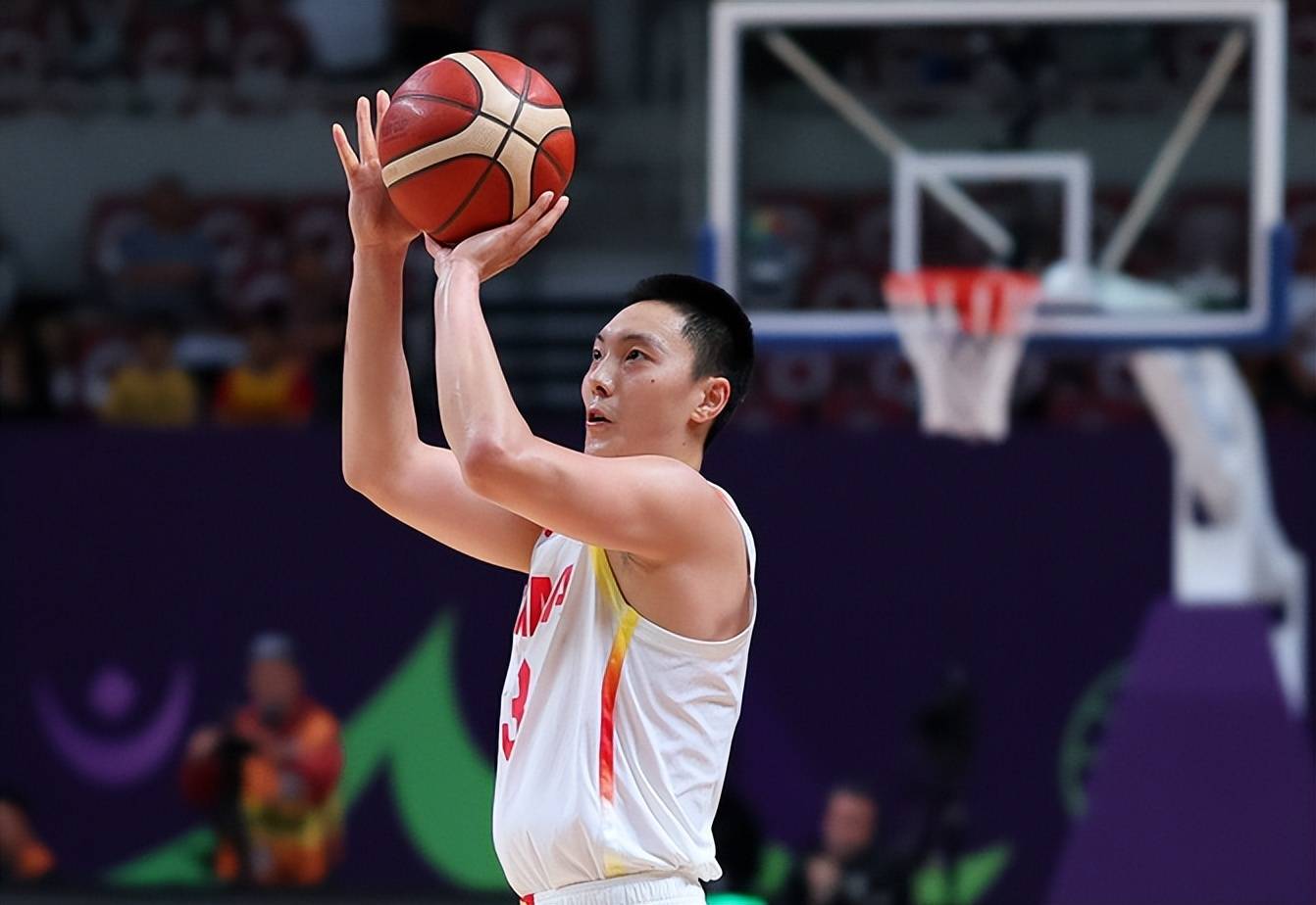 赛前新闻发布会点名球员表现出色,备战状态亢奋 赛前新闻发布会点名球员表现出色,备战状态亢奋