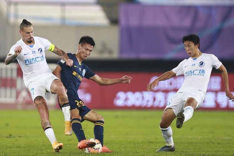 关于东南亚球员拼尽全力无畏艰难的信息