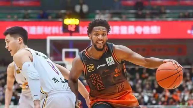 关于外援表现抢眼，球队战术稳固奏效的信息