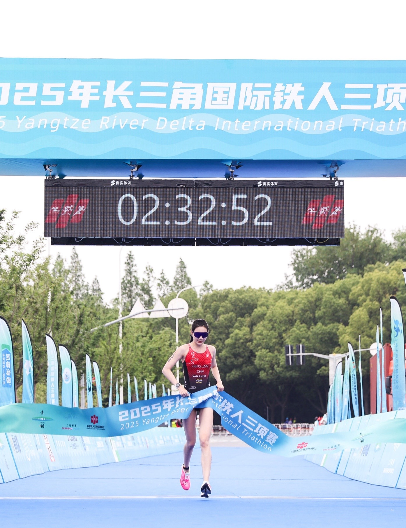 包含呼伦贝尔选手全力以赴，大显身手的词条