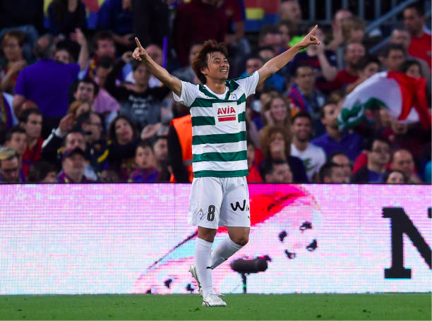 包含阿拉维斯继续颓势，埃瓦尔稳操胜券的词条