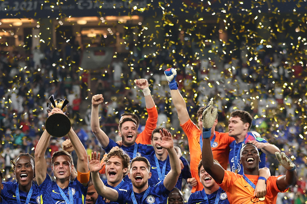 包含欧洲国家足球赛决战场面惊心动魄，各队实力对比的词条