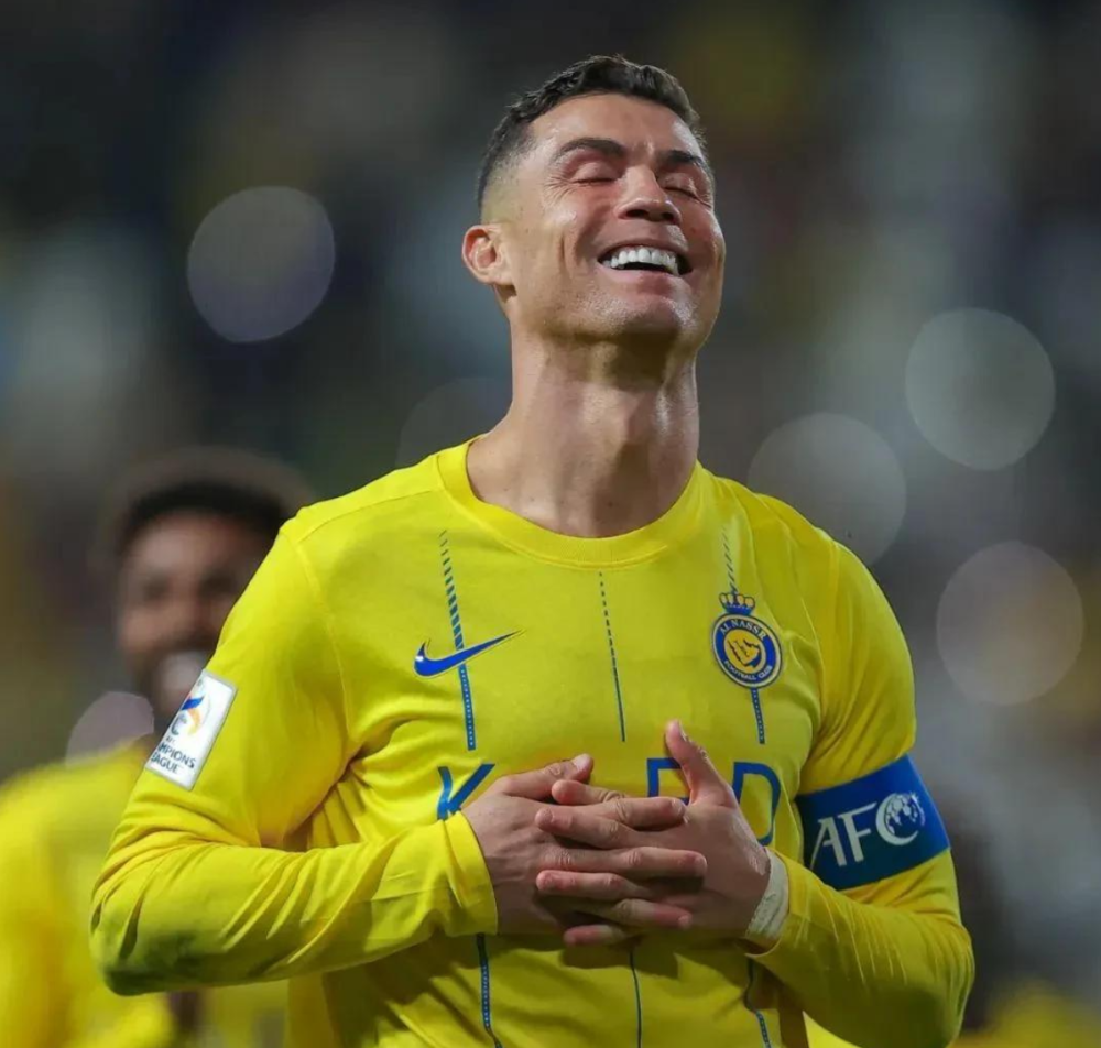 足球明星间的紧张对抗引发关注