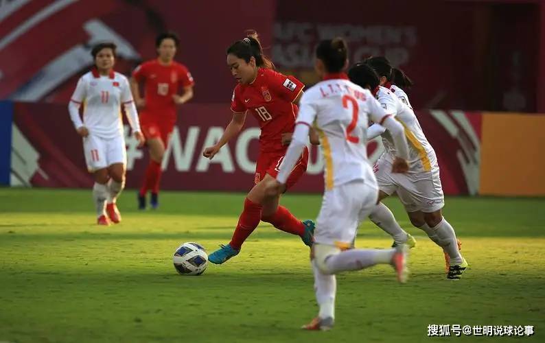 澳大利亚女足再战荷兰女足，拼尽全力