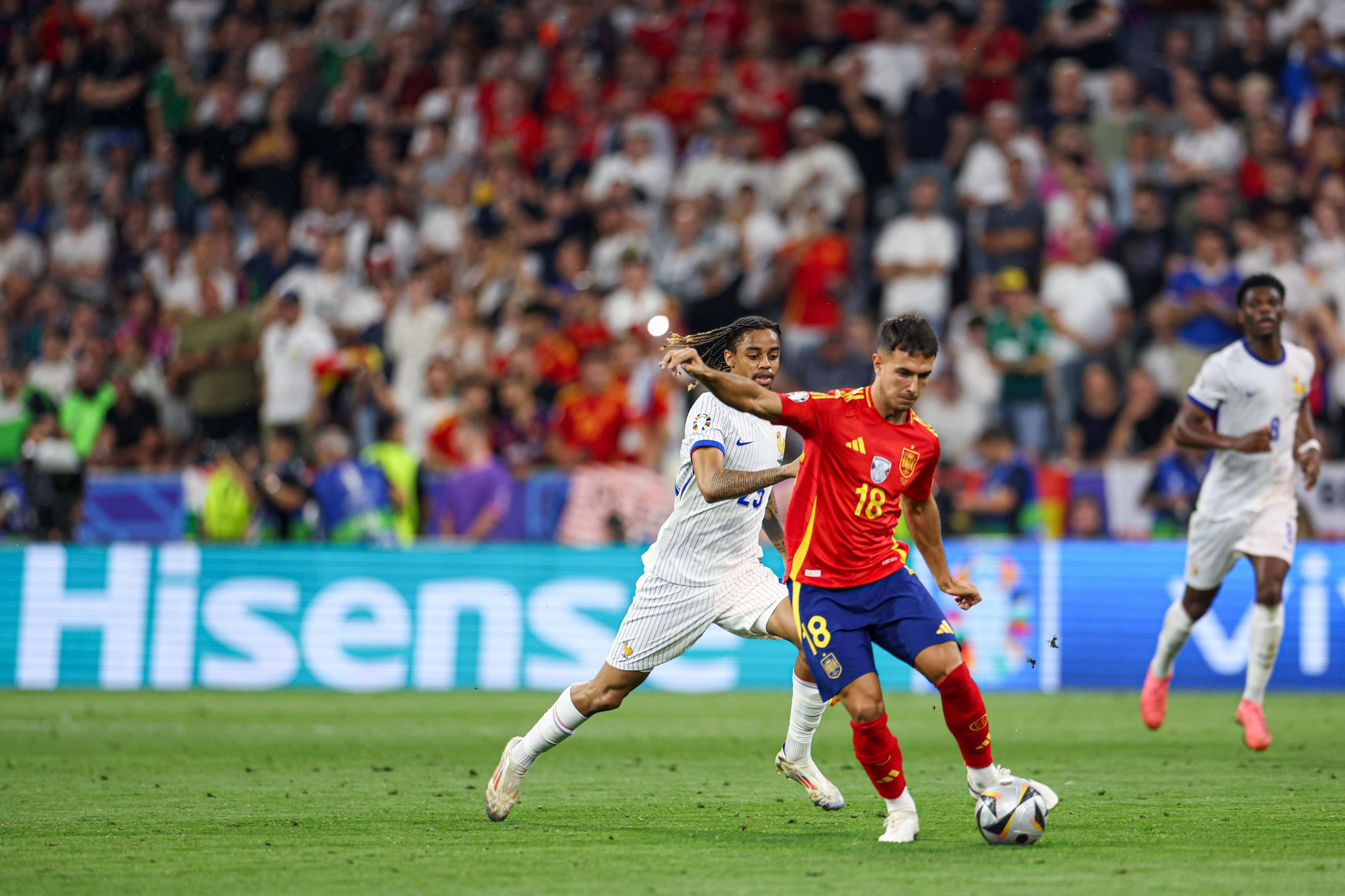 西班牙队在半决赛中获得胜利