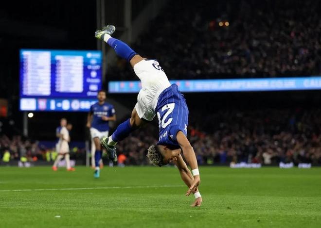 埃弗顿遭受连败！蓝军保级形势扑朔迷离的简单介绍