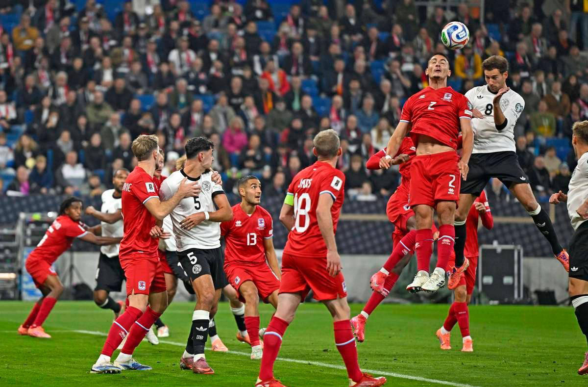 黑山队在比赛中踢出一场好球